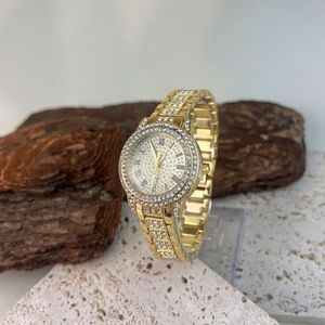 Licht luxe volledig damesmodieus nisdiamanten ingelegd horloge, Romeins letterlijk quartz horloge