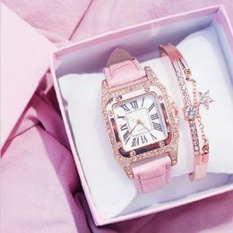 Lichte luxe Kemanqi Brand Square Dial Diamond Bezel Leather Band Womens Watches Delicate Ladies Watch Quartz polshorloges 318f