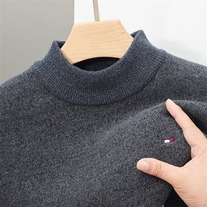 Pull d'hiver de luxe léger pour hommes, col rond, ample, mode jeunesse, broderie urbaine Simple, à la mode, chaud, doux et épais, vêtements pour hommes 240104