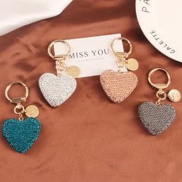 Lichte luxe multi-colour Love Heart Keychain Volledig Rhinestone Alloy Key Rings Dames Handtas Hanger Creative Key Chains cadeau