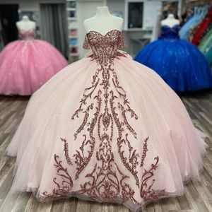 Rose clair brillant hors de l'épaule robe de bal Quinceanera robes volants paillettes appliques dentelle perles tulle corset robes de 15 ans