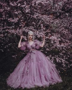 Licht paars prinses jurken kant applicaties v-hals avondjurk op maat gemaakte korte mouwen vloer lengte feestjurk