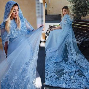 Light Sky Blue Moslim Avondjurken Kant Applicaties Hooded Cloak Saoedi-Arabië Dames Prom Jurken Sweep Train Formele Partij Vestidos