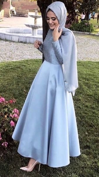 Light Sky Blue Pearls Vestidos de noche musulmanes Prom 2019 Arabia Saudita Dubai Vestido de fiesta Cuello alto Manga larga Ocasión especial Niñas negras