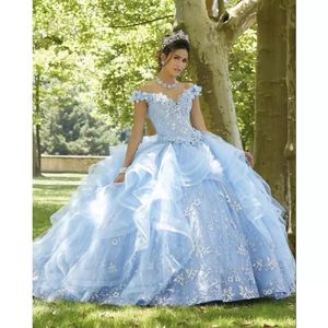 Light Sky Blue Princess Quinceanera Robe 2023 Off épaule Appliques paillettes Fleurs Party Sweet 16 Viens de robe de 15 206E