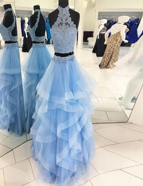 Light Sky Blue Dos piezas Vestidos de graduación de dos piezas de cuello alto Tul Tired Tulle Ball Vestido de quinceanera Vestidos sin espalda Sweet 16 4693317