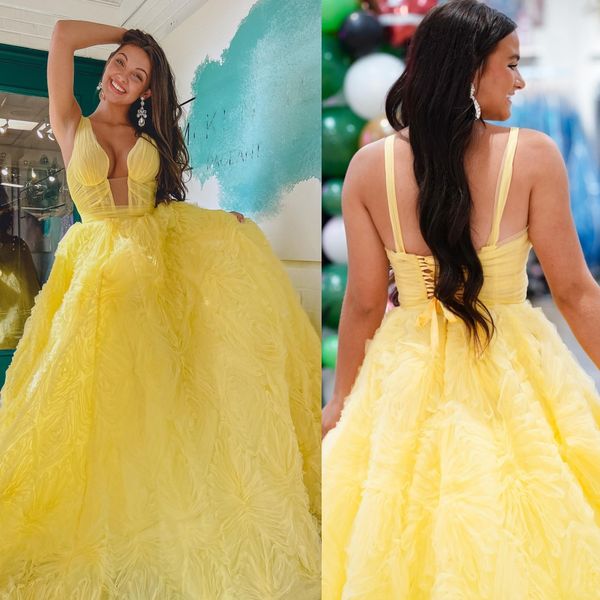 Vestido de fiesta largo amarillo claro 2k24 Escote en V profundo Una línea Desfile de dama Noche formal de invierno Cóctel Vestido Hoco Tarik con cordones en la espalda Patrones florales