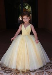 Light Yellow Lovley V Neck Tiered Tul Tul Floor Prestos para niños Vestidos de fiesta de cumpleaños para niñas