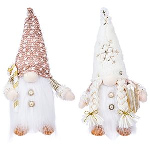 Poupée de Noël en peluche avec barbe de gnome de Noël éclairée avec béquilles dans la décoration de table de fenêtre à la main