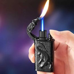 Aanstekers creatief reliëf Shenlong Double Fire Gas Lighter Metal Flame Spray Tool Sigarettenaansteker Trendy en modieuze mannen T240422