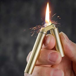 Aanstekers Retro Messing Vuursteen Kerosine Aansteker Nunchaku Gratis Vuur Slijpschijf Geen Benzine Aansteker Metalen Sigarettenaansteker Gadget Voor Mannen CX05