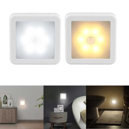 Lichten Bewegingssensor Led-nachtlampje Smart Opladen via USB Batterij-aangedreven WC Bedlampje Voor kamer Hal Traject Toilet Huisverlichting HKD230628