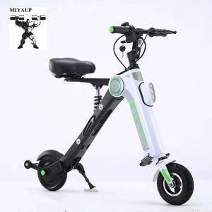 Lichten klein model vouwen en lichtgewicht elektrische scooter voor een vervangende driedelige fiets