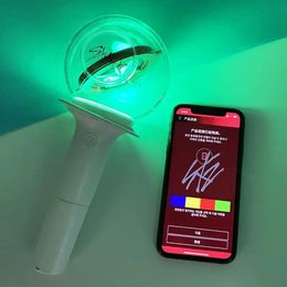 Lightstick Fashion Kpop voor Davered Kids Lightstick met Bluetooth Concert Hand Lamp Glow Light Stick Flash Lamp Fans Collection 240410