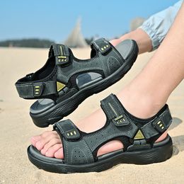 Lichtgewicht sandalen met open neus en antislip bovenlaag van rundleer, lichtgewicht strandschoenen voor buiten