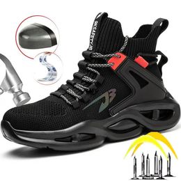 Chaussures de sécurité légères pour l'homme Bottes de sécurité de travail respirantes avec des chaussures de travail de mode à orteil en acier Men Anti-stab Anti-Smash Sneaker 240409