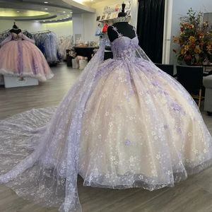 Lilac Champagne glanzende prinses Quinceanera-jurken met cape applique veter corset prom sweet 15 jurk vestidos de 15 anos
