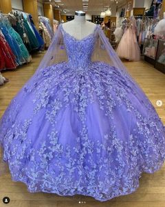 Lilas lavande princesse Quinceanera robes avec Cape 2023 perlé papillon 3D Floral à lacets Corset robes para xv anos 2023