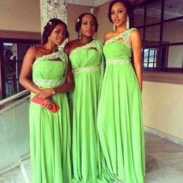 Limoen nieuwe Afrikaanse groene chiffon bruidsmeisje een schouder kanten kanten mouwloze lange bruideminnen prom -jurken trouwfeestjurken