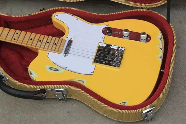 Edición limitada Custom Shop Relic Guitarra eléctrica amarilla con estuche rígido Diapasón de arce vintage Cuerpo de tilo