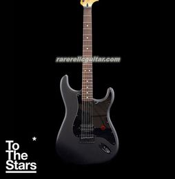 Édition limitée Tom Delonge Satin Black Guitar Guitare Special Special Red Rouge Gravure Pont Hardtail Bridge Black Primon noir Pickguard