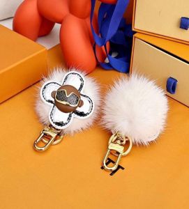 Edición limitada Key Wallet Doll Ski Fur Keychain Luxury Women Men Totes Bag Pending Accesorios de llaves Diseñador Damas Caqueta de llaves Regalo 3545216