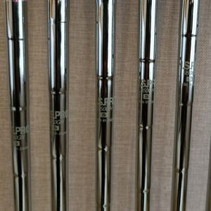 Discouche à temps limité Nouveau 8pcs Men Golf Clubs JPX923 Hot Metal Set Golf Irons 5-9pgs Flex Steel Shaft with Head Cover 1376