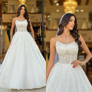 Ligne élégante une robe pour la mariée perles de robe de mariée sans bretelles