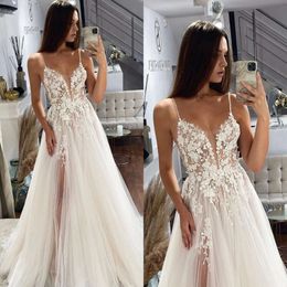 Ligne pour une robe sexy mariée Spaghetti Appliques robe de mariée Sweep Train Coitrine Slit Long Designer Bridal Robes PPLIQUES