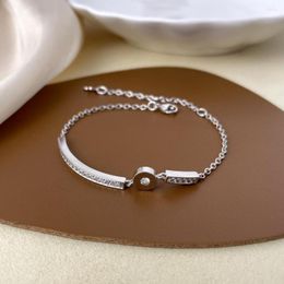 Bracelets à maillons 2023 Simple à la mode polyvalent semi-bracelet en diamant pour femmes cadeaux d'anniversaire exquis luxueux de haute qualité