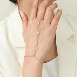 Bracelets de liaison todorova Minimaliste anneau de perle de fleur creuse minimaliste pour femmes Bracelet de harnais de main de main connecté cadeau de mariage