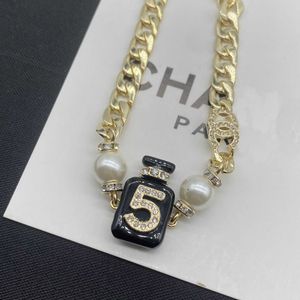 Link Chain 22 Nieuwe 5 Black parfum fles Bracelet Kleine geurlicht Gold Pearl Temperament Nieuw veelzijdige Fashion Girl T230112 1