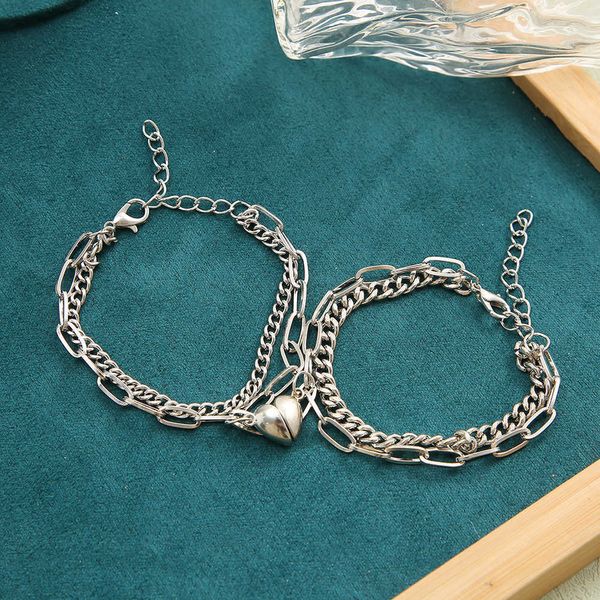 Cadena de eslabones antigua 2 piezas corazón pareja pulseras magnéticas para amantes dos encantos mujeres baratas cosas a juego joyería de moda G230208