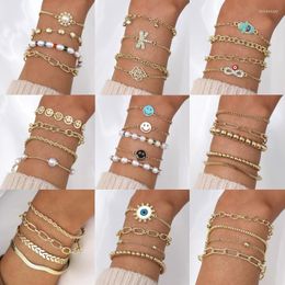 Link Chain Boho Charmakbanden ingesteld voor vrouwen meerlagige goudkleur Pearl parel gelaagde armband bijpassende Boemische sieraden accessoiresslink la
