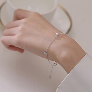Lien, chaîne bijoux de mode métal arc bracelet à breloques 2021 Design argenté placage brillant cristal une couche pour les femmes cadeaux