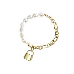 Cadena de eslabones Chapado en oro de alta calidad Pulsera de mujer Joyería Personalidad de la moda Barroco Pulseras de perlas naturales de agua dulce con dijes Trum22