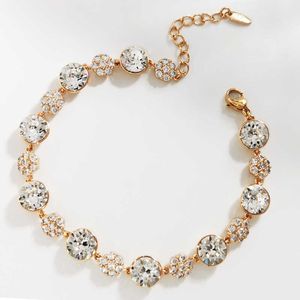Link Chain Luxury armband voor vrouwen gemaakt met Oostenrijkse kristalronde Design meisjes armbanden Bangle Handaccessoires verjaardag Bijoux cadeau G230222