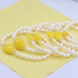 Link Chain Natural Stone Aquamarine Amber Hartkolom Ovaal Onregelmatige rijst Waterfresh Pearl elastisch touw Brecelets sieraden voor vrouwen shortli