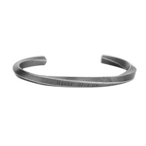 Link, ketting roestvrijstalen vintage graveren Geef nooit op mannen inspirerende armband armband sieraden cadeau voor hem