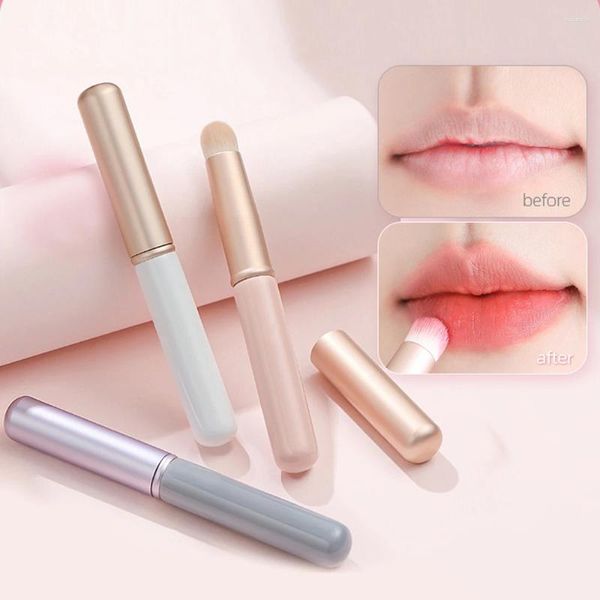 Mini cepillo con cubierta para brillo de labios, lápiz labial de cabeza redonda de alta calidad, corrector suave, brochas para difuminar, regalos de maquillaje para niña