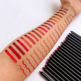 Rouge à lèvres 20pcs Crayon à lèvres Crayon de marque privée Cosmétiques Nude Brown Lip Liners Imperméable Crémeux Lipliner En Gros En Vrac Pour Les Entreprises 230925