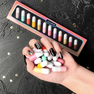 Lippenstiftcapsule Lippenstiftset Mini 12-kleuren Waterdicht Non-stick Cup Carry Pil Lippenstift Lippen Make-up DIY Lipgloss Voor Vrouwen Cosmetica 230925