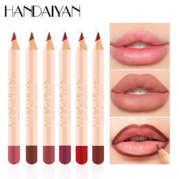 Rouge à lèvres HANDAIYAN 12 couleurs Matte Mouth Red Lip Pencil Set Facile à utiliser Velvet Matte Lip Gloss Doublures à lèvres naturelles et durables Cosmeticos 230731