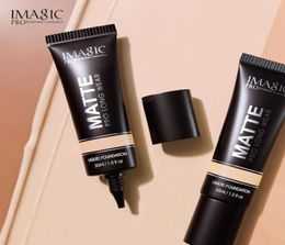 Foundation liquide ACCURENTEUR COSEMÉTIQUE DE MAVEMENT DE BASE LIGNENTIF NATURE