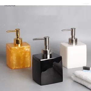 Distributeur de savon liquide 400ml, Portable, créatif, bouteille à main en résine européenne, accessoires de salle de bain de voyage, shampoing