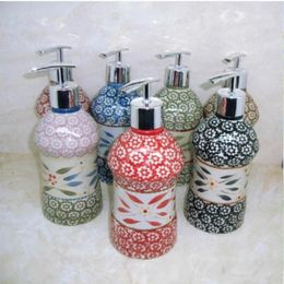 Dispensateur de savon liquide Bouteille en céramique rétro Japan Style Lavage des mains Couring Creative Shower Shampooing