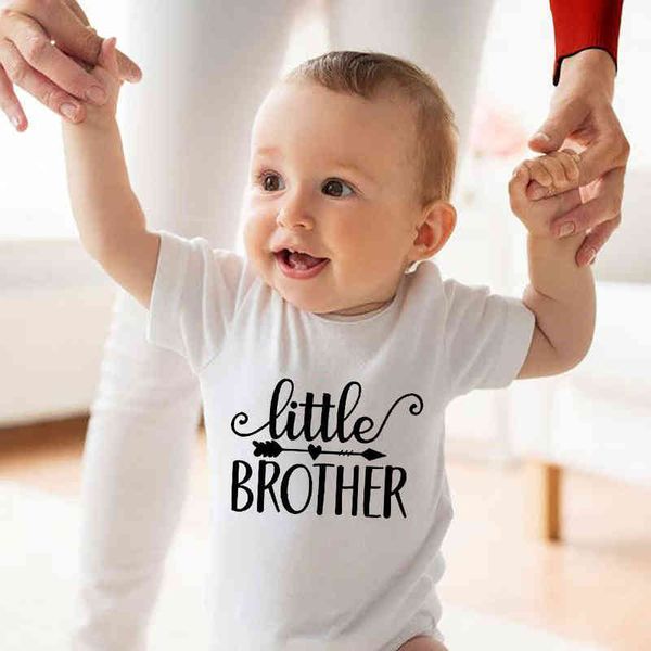 Little Brother Funny Print Recién nacido Infantil Mamelucos Body Boys Girls Nacido Gateando Ropa Trajes Cumpleaños Cumpleaños Regalo de vacaciones G220223