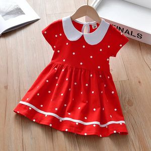 Petit maven 2024 bébé filles robe rouge Coton Vêtements décontractés beaux enfants confort à porter pour les enfants 27 ans 240428