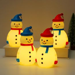 Petite veilleuse LED bonhomme de neige lumineux pendentif accessoires de décoration décorations de noël/Halloween paquet cadeau pour enfants batterie bouton intégrée
