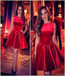 Little Red Cocktail Party Dresses con una línea sin mangas Ruffles cortos Vestidos de regreso a casa Custom6852872